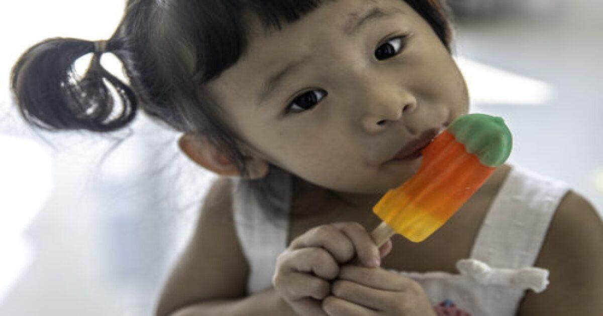 how to eat a popsicle